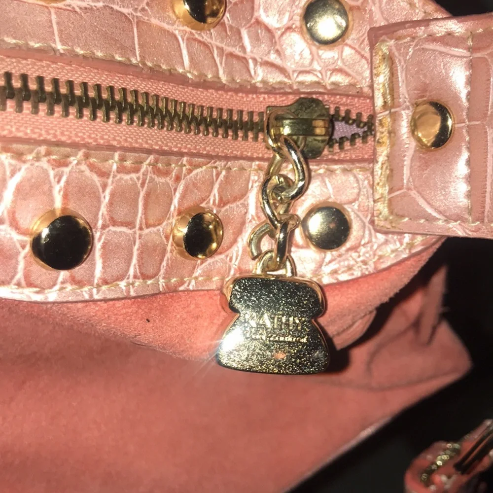 Handbag - Picture 7 of 8